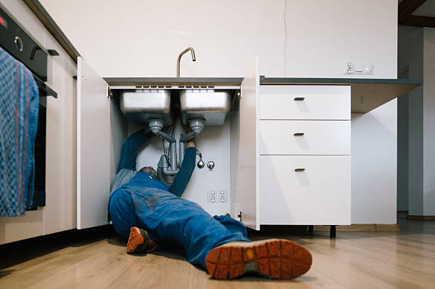 Professional Leak Detection technician working in Keene, TX